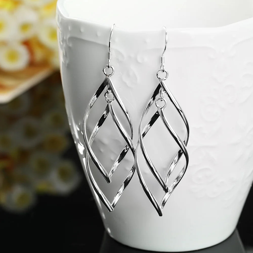 Romantische Silberkreolen für Damen